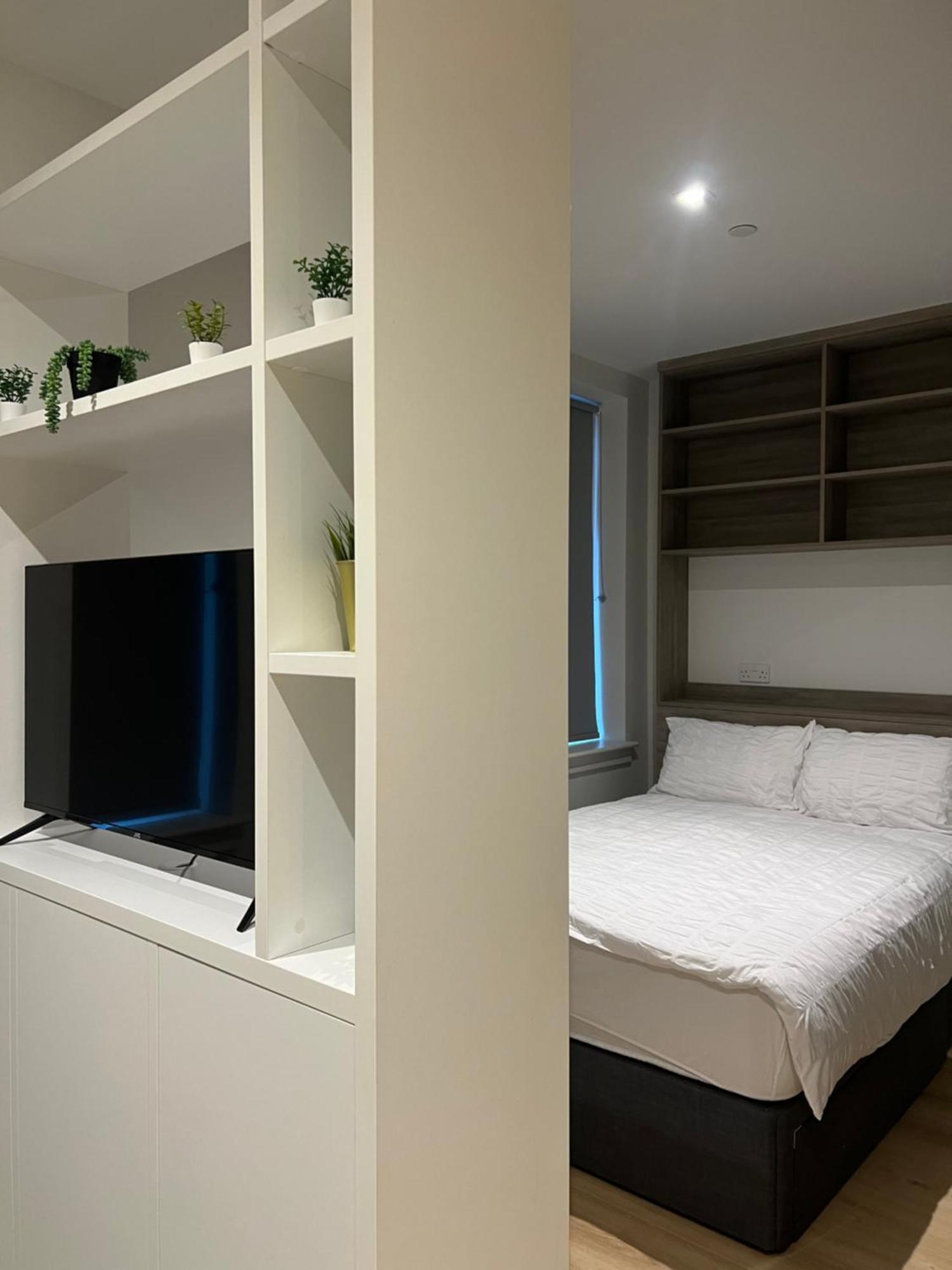London Heathrow Airport Apartment Voyager House Terminal 12345 - Ev Electric And Parking Available! Hillingdon Exterior photo